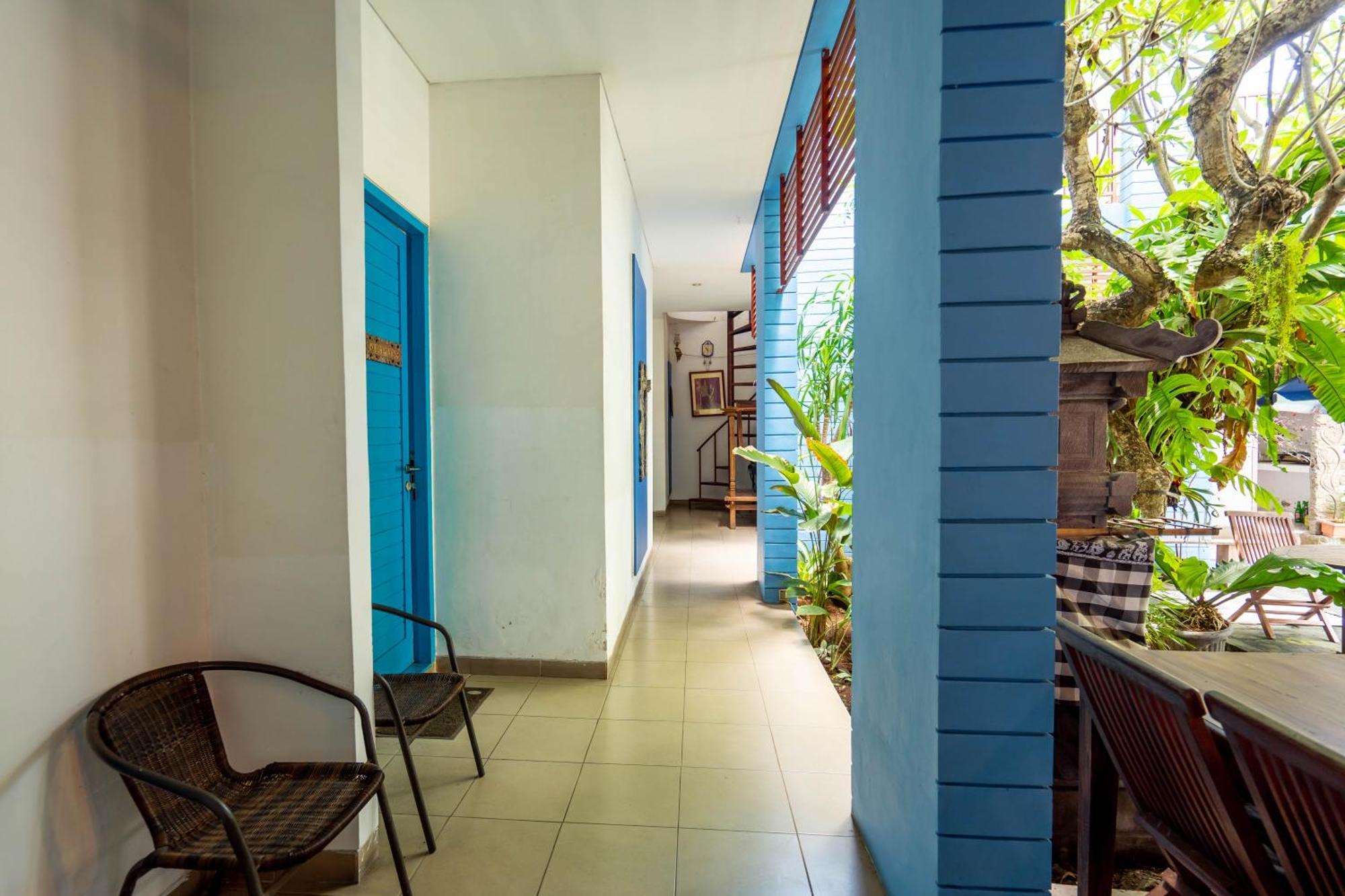 Hôtel Reddoorz Near Pantai Sanur Extérieur photo