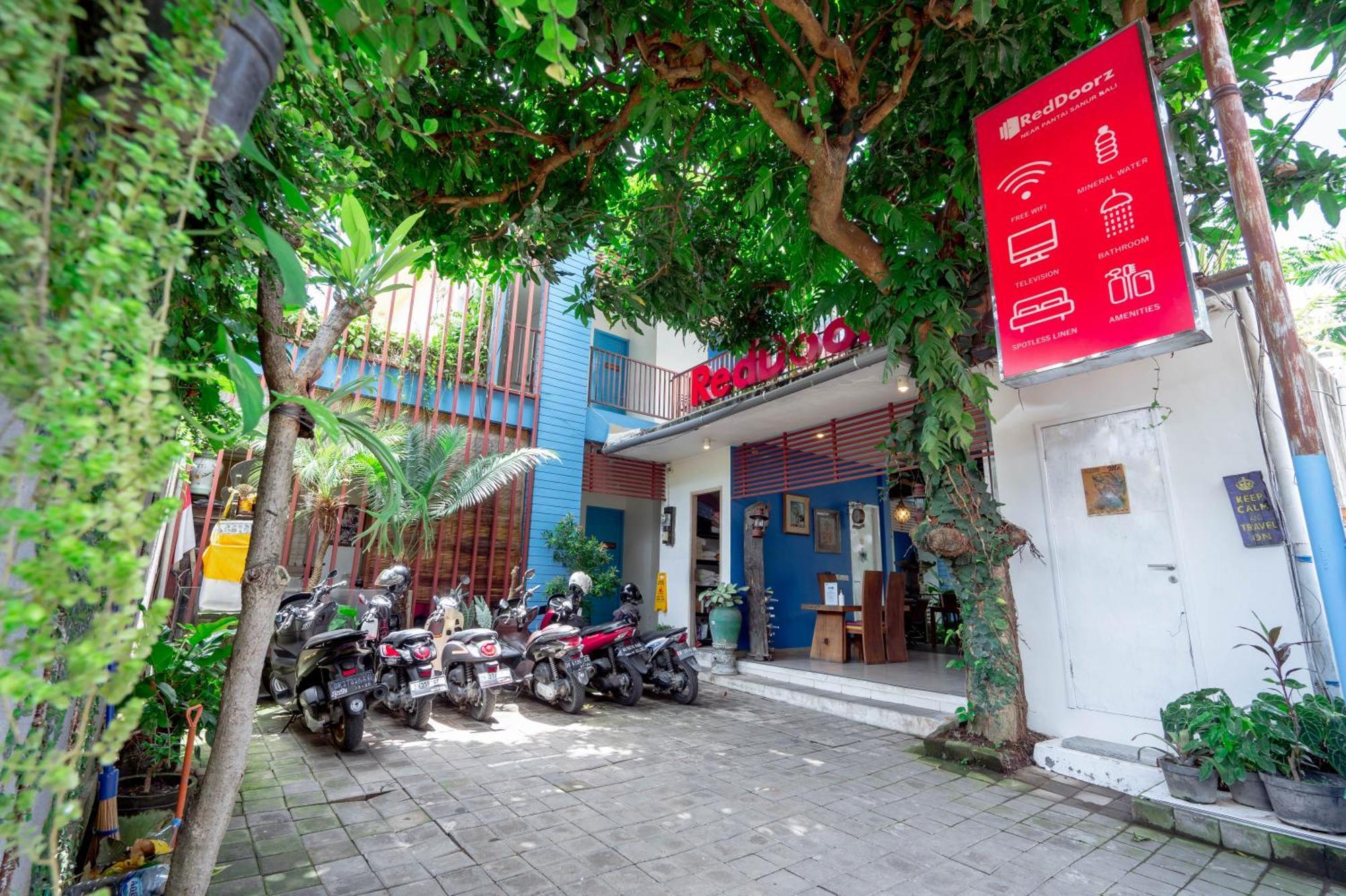 Hôtel Reddoorz Near Pantai Sanur Extérieur photo